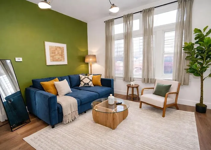 3br King Beds Sleeps 8 Near Humboldt Park Apartment *